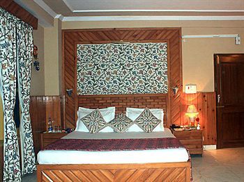 Una Comfort Nandini Hotel Dharamshala Bagian luar foto